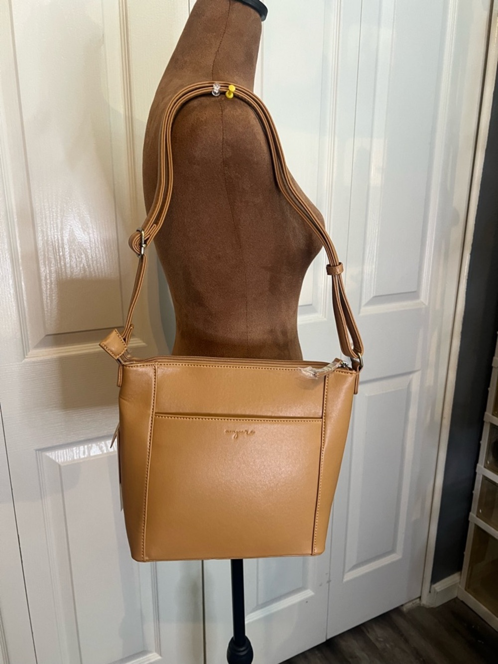 Ampere Creations NWT Tan Vegan Leather Shoulder crossbody Minimal Chic - Picture 2 of 14